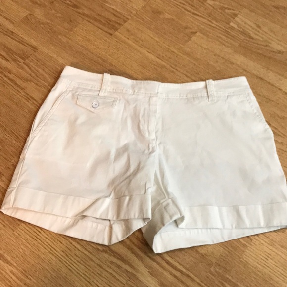 Talbots petite white cuffed Summer shorts size 6P - Picture 1 of 5
